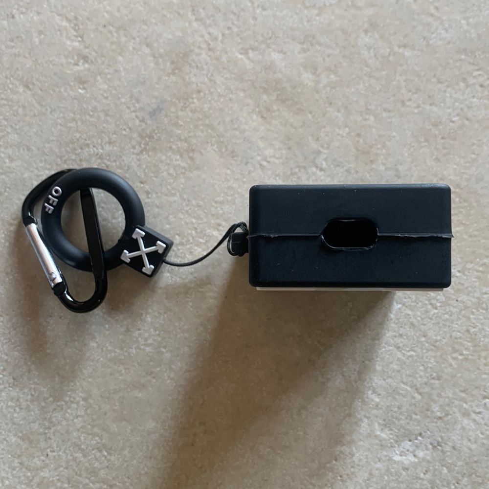 AirPod Case - Picture 3 of 4